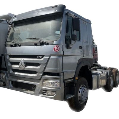 Beli Sinotruck dilengkapi kamera Howo Traktor truk dengan kamera belakang dan kontrol kecepatan normal online manufacture