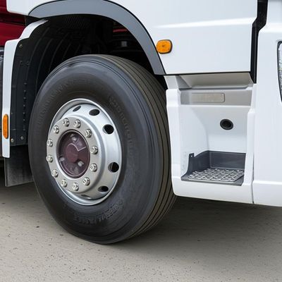 Beli s Leading of Shacman Tractor Truck with 315 / 80R22.5 Tires online manufacture