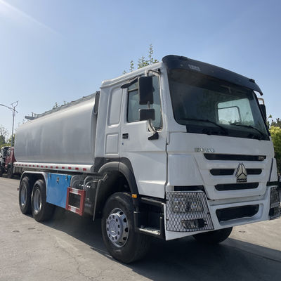 Harga yang bagus 6x4 15000L Fuel Tanker Truck LHD/RHD 12.00R20 Disesuaikan dengan 3 Set Katup Subsea on line