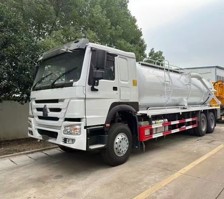 Harga yang bagus HOWO Heavy Duty 6 Wheel Sewage Truck 10CBM Tank Volume Merah Warna Mengemudi dengan tangan kiri on line