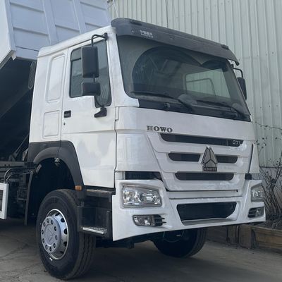 Harga yang bagus Sinotruck Digunakan Howo Dump Truck 6x4 Euro 2 Spesifikasi 5600X2300X1500mm Tanker bahan bakar 300L Kapasitas beban maksimum 30 ton on line